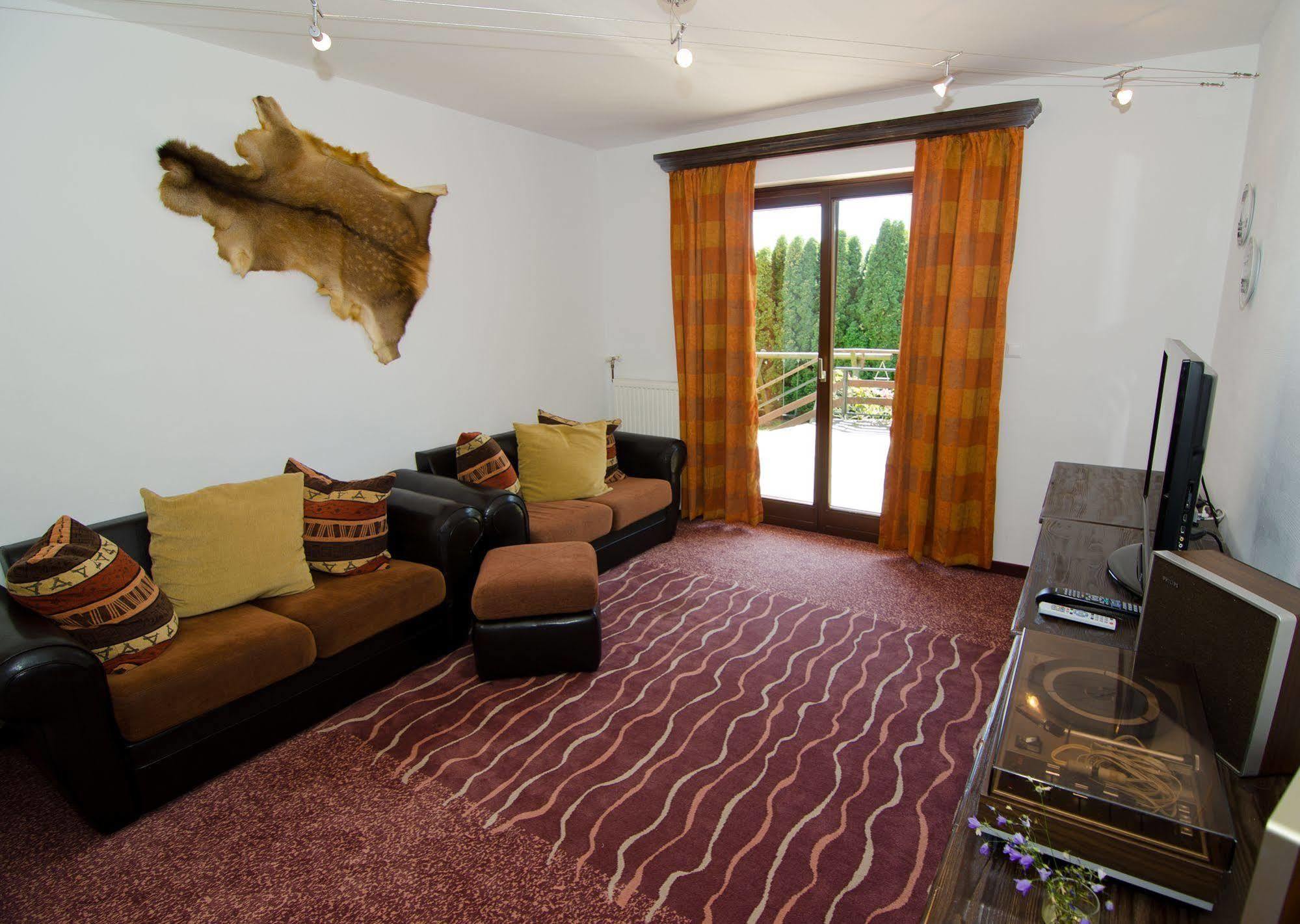 Haus Andrea Hotel Seeboden Exterior photo